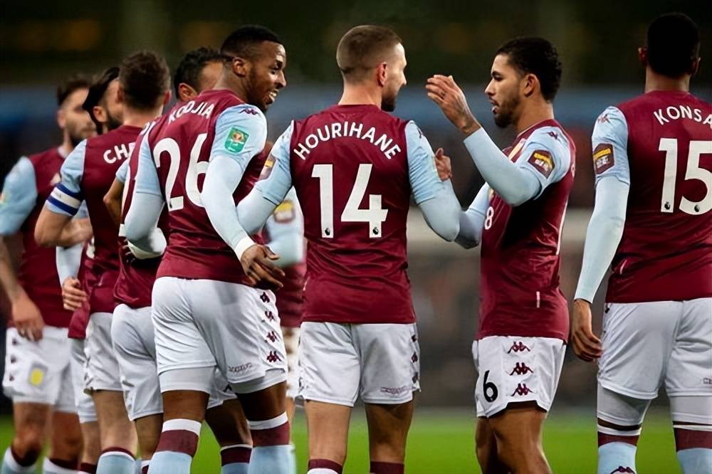 竟是“熟人”？被肘击的奥谢2021年因干扰C罗点球被打一巴掌