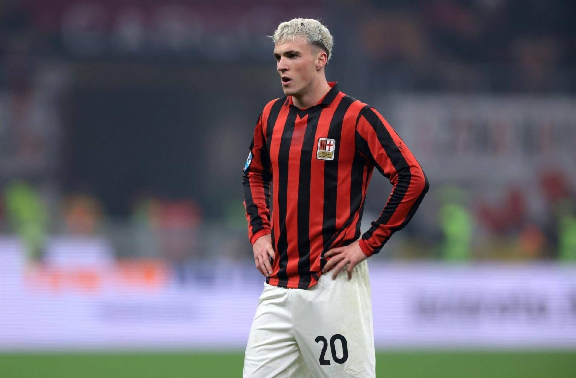 内马尔爸：内马尔最糟糕的阶段已经过去；我就是靠关注度赚钱