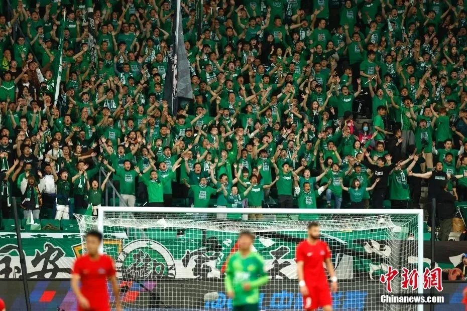 时光荏苒三十二载，感恩你我风雨相伴。同心逐梦共赴...