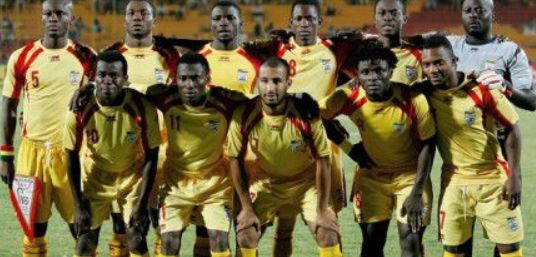 记者：赫伊森等5名后卫缺席皇马训练，阿森西奥遭遇病毒感染